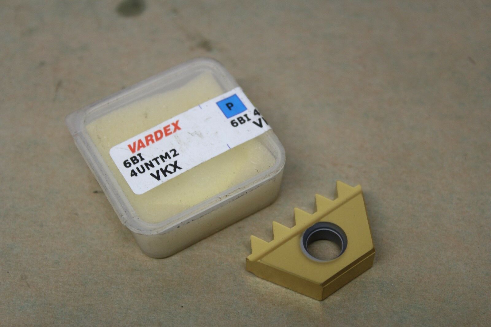 New Vardex 6BI 4UNTM2 VKX Carbide Thread Milling Insert CI703