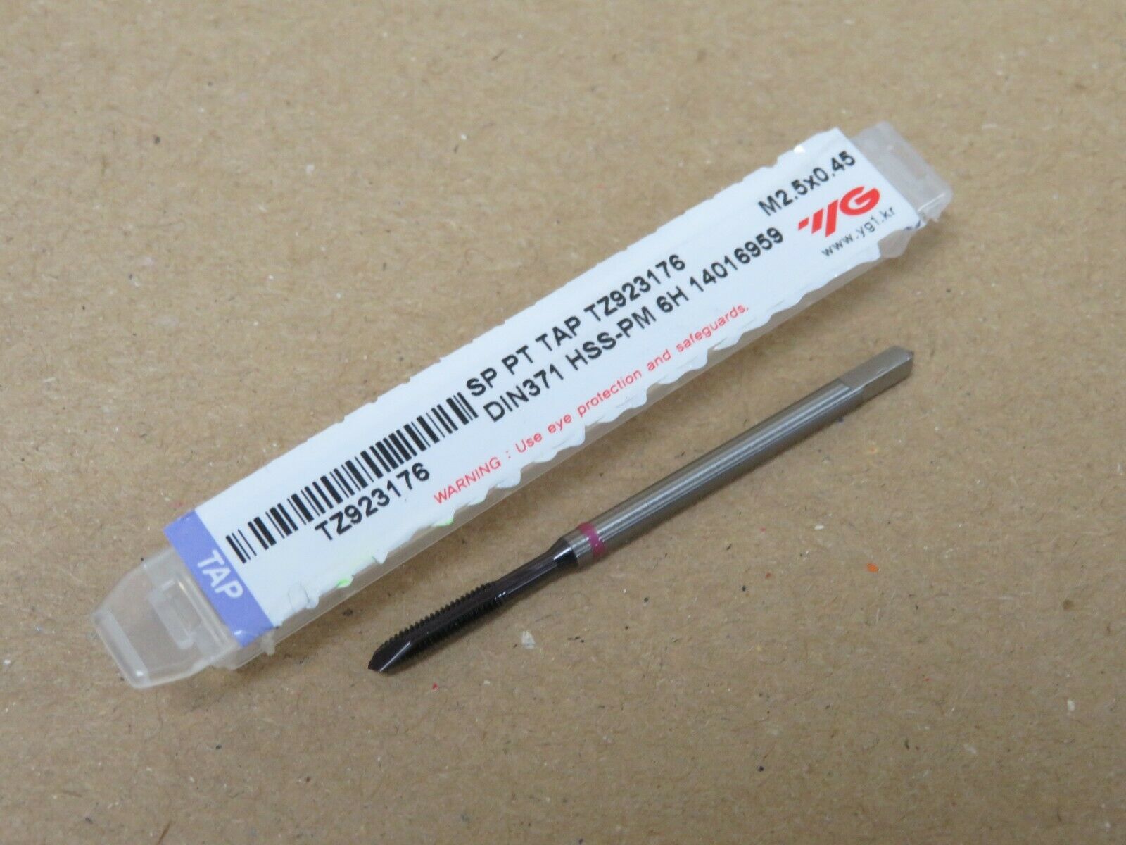 YG1 M2.5 x 0.45mm Powder Metal Spiral Point TiAlN Coated Machine Taps for Nickel